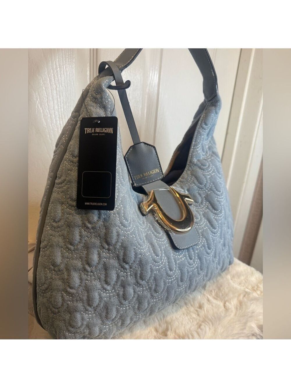 TRUE RELIGION QUILTED WOMENS SHOULDER BAG PURSE HOBO HANDBAG WITH HORSESHOE LOGO - Picture 2 of 16